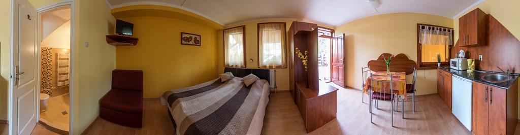 גיולה Aqua Apartman מראה חיצוני תמונה