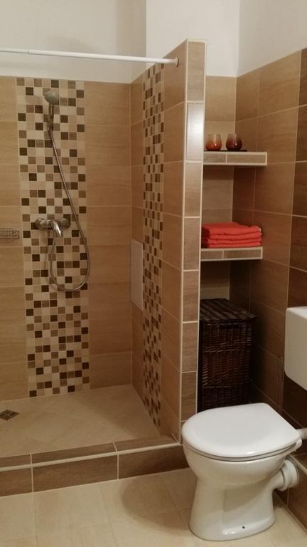 גיולה Aqua Apartman מראה חיצוני תמונה